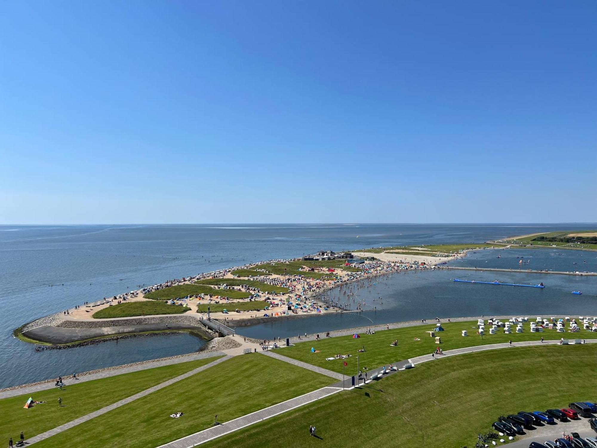Sea View Apartment *
